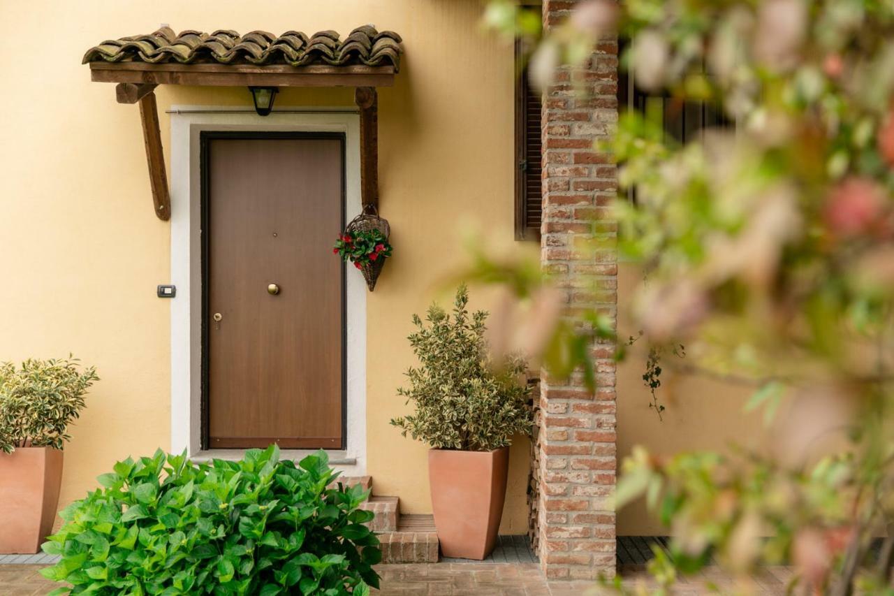 알바 La Casa In Collina 아파트 외부 사진